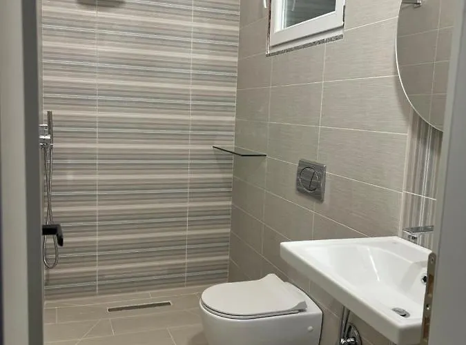 Ejona Apartament *